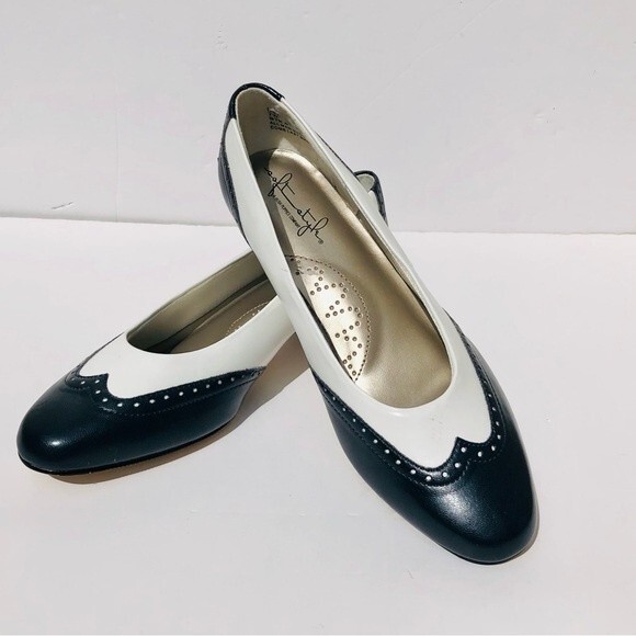 WOMEN'S SHOES SOFT STYLE HUSH PUPPIES WHITE/NAVY BLUE SIZE 7 W LEATHER COMFORT - Picture 4 of 9